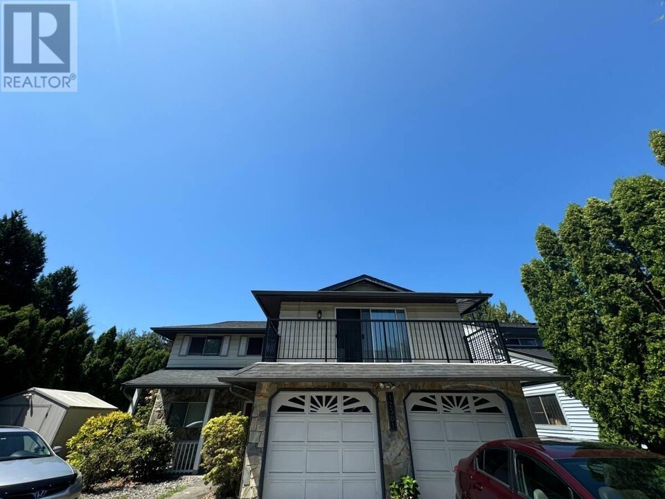 12301 209 St in Maple Ridge, BC - Building Photo