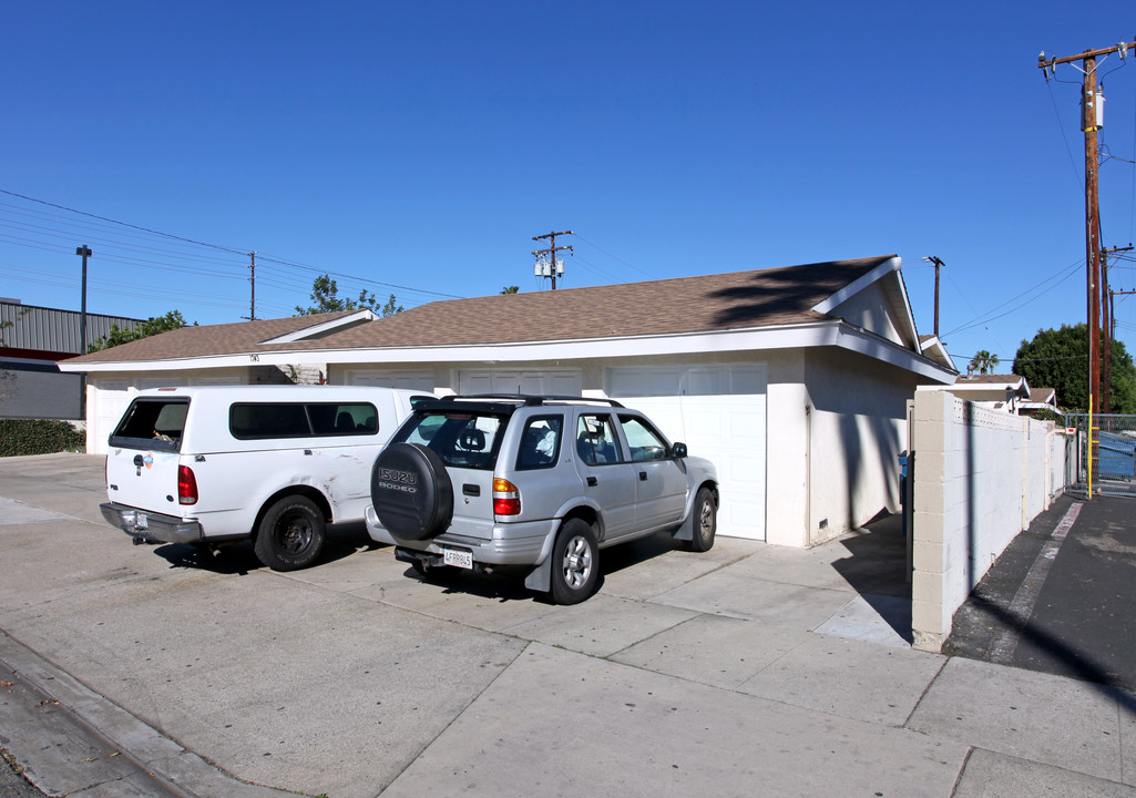 1743 E Rose Ave in Orange, CA - Building Photo