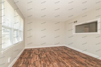 9854 Dennis Dr in St. Louis, MO - Building Photo - Building Photo