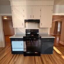 230 Mechanic St, Unit 1 in Leominster, MA - Building Photo - Building Photo