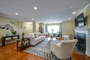 1582 Hudson St in Redwood City, CA - Building Photo