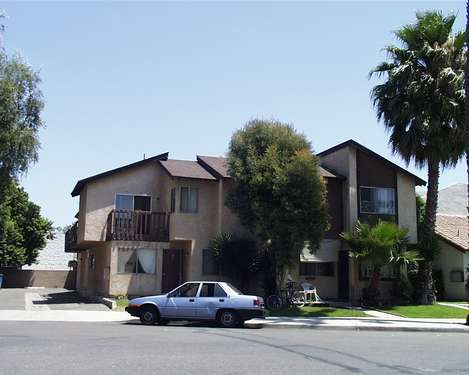 120 N Belinda Cir in Anaheim, CA - Foto de edificio