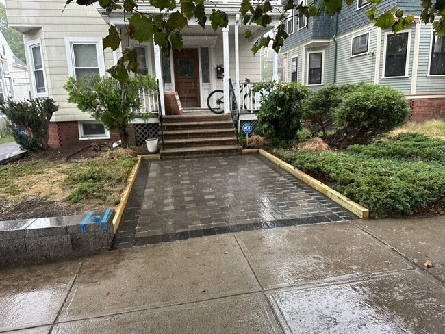 156 Powder House Blvd, Unit First floor