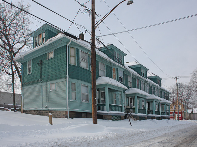 99-107 Weaver St in Rochester, NY - Foto de edificio - Building Photo
