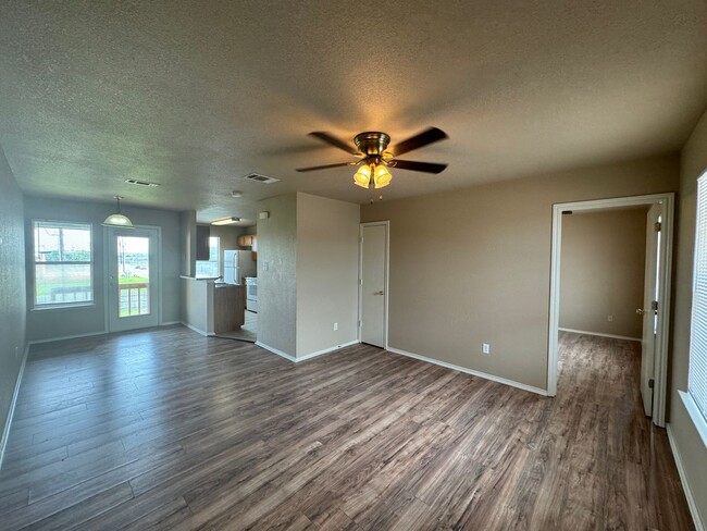 5702 Greengate Dr in Killeen, TX - Foto de edificio - Building Photo
