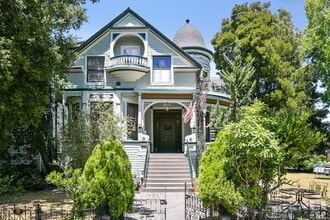 1423 Central Ave in Alameda, CA - Foto de edificio - Building Photo