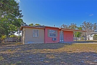 421 Briarwood Ln in Spring Hill, FL - Building Photo - Building Photo