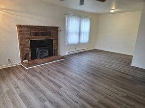 927 Dakota Ave in Medford, OR - Building Photo - Building Photo