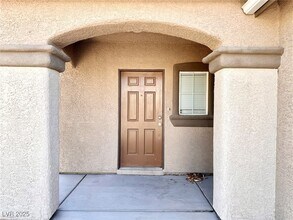9517 W Gilmore Ave in Las Vegas, NV - Building Photo - Building Photo