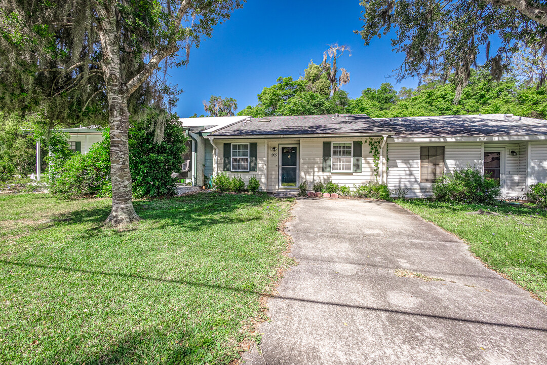 205 N Trout Ave in Inverness, FL - Building Photo