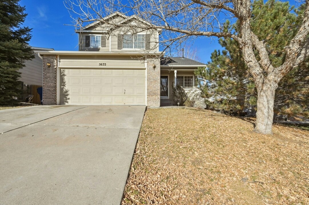 5633 S Yakima St in Aurora, CO - Foto de edificio