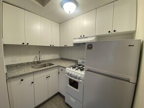 379 Harvard St, Unit 3 in Cambridge, MA - Foto de edificio - Building Photo