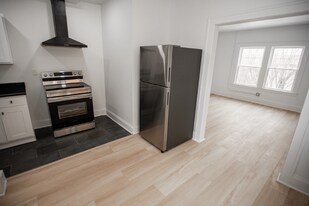 1388 W 83rd St, Unit 411 in Cleveland, OH - Building Photo