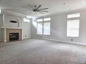 101 N Daniels St in Oakland, FL - Building Photo - Building Photo