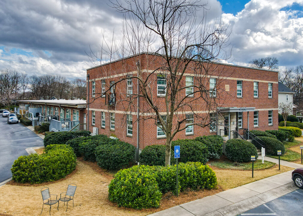 Reynoldstown Square in Atlanta, GA - Foto de edificio