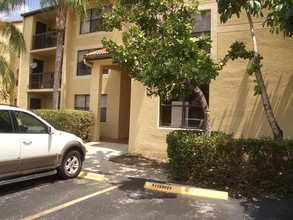 Palm Aire Gardens in Pompano Beach, FL - Building Photo - Building Photo