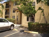 Palm Aire Gardens in Pompano Beach, FL - Foto de edificio - Building Photo