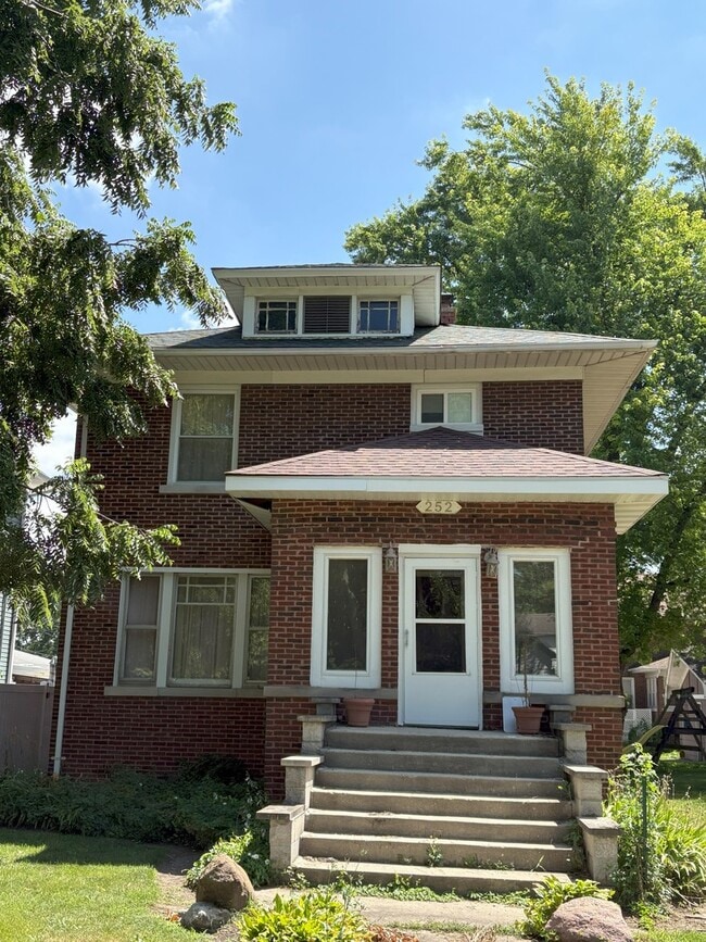 252 N Raynor Ave in Joliet, IL - Building Photo - Building Photo