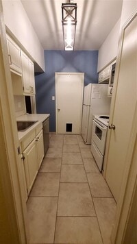 2425 Underwood St photo'