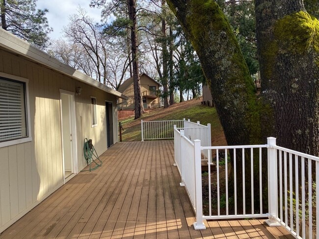 24986 Oro Valley Rd in Auburn, CA - Building Photo - Building Photo