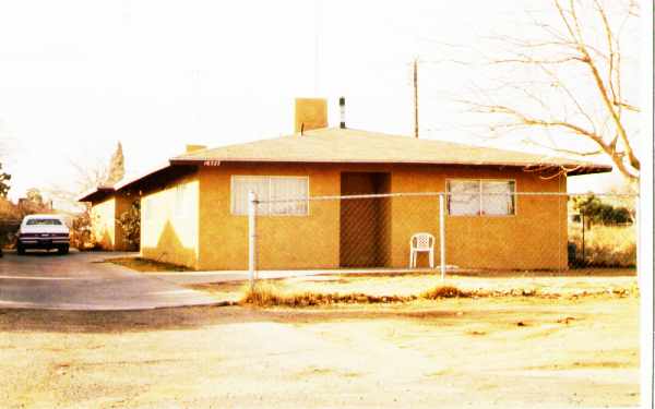 16527 Vine St in Hesperia, CA - Foto de edificio - Building Photo