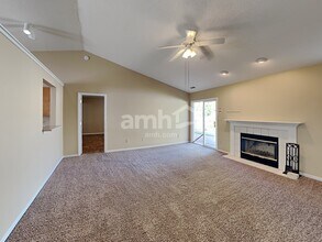 571 Bay Ct N in Franklin, IN - Building Photo - Building Photo