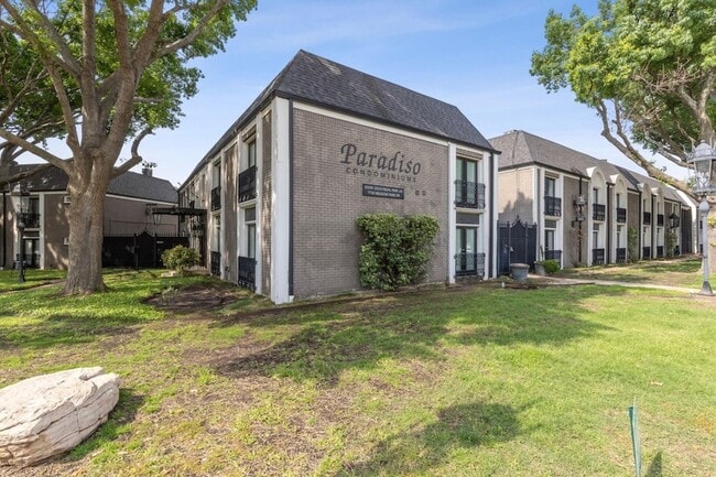 10109 Regal Park Ln, Unit 111 in Dallas, TX - Building Photo - Building Photo