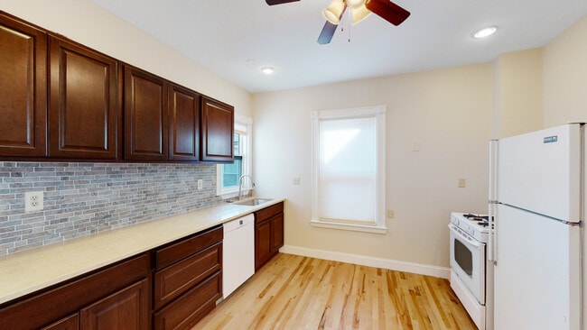 45 Pratt St, Unit 2, Unit 2