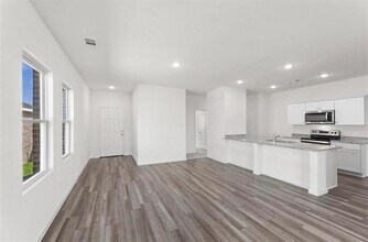 761 Yorkshire Dr in Lavon, TX - Building Photo - Building Photo