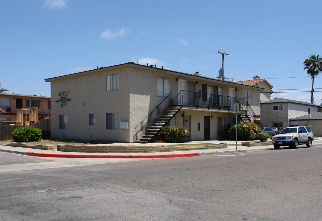 857 2nd St in Imperial Beach, CA - Building Photo