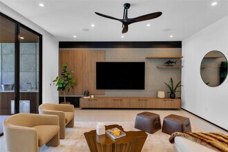 727 NE 17th Way in Fort Lauderdale, FL - Building Photo - Building Photo