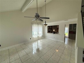 2010 Snowbird Dr, Unit 1-301 in Harvey, LA - Building Photo - Building Photo