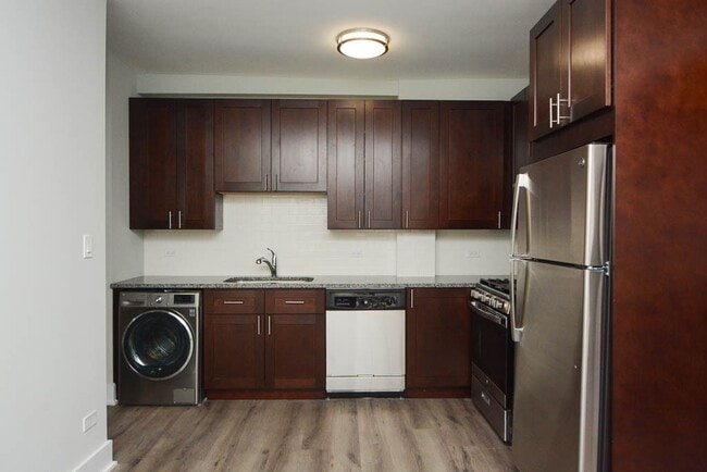 730 St Johns Ave, Unit 60 in Highland Park, IL - Foto de edificio - Building Photo