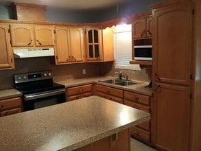 1421 W Madison Ave in Harlingen, TX - Building Photo - Building Photo