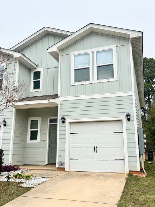 25806 Pollard Rd in Daphne, AL - Foto de edificio