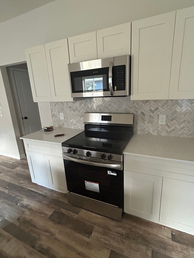 9956 Golden Ln in Lumberton, TX - Foto de edificio - Building Photo