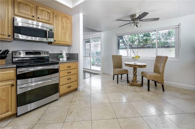 property at 6587 Vía Arboles