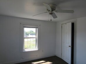 5 Wallace Ave in Bourne, MA - Building Photo - Building Photo