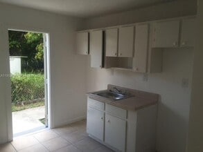 726 21st St in West Palm Beach, FL - Building Photo - Building Photo