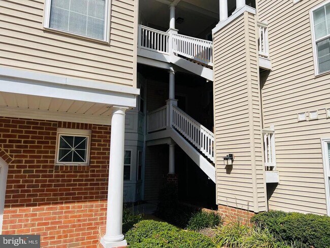 5814 Wyndham Cir, Unit 203 in Columbia, MD - Building Photo - Building Photo