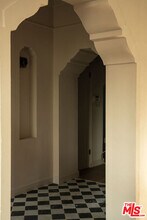 1206 S La Jolla Ave in Los Angeles, CA - Building Photo - Building Photo
