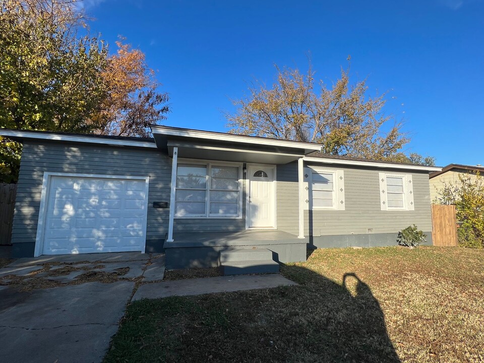 1403 NW Lindy Ave in Lawton, OK - Building Photo