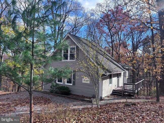 132 Pinecrest Ln in Bluemont, VA - Building Photo - Building Photo