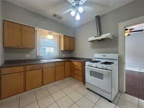 822 Booth St in Houston, TX - Building Photo - Building Photo