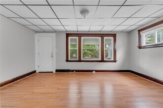 1041 E 169th St in Cleveland, OH - Building Photo - Building Photo