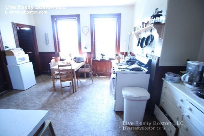 35 Waverly St, Unit 2 in Boston, MA - Building Photo - Building Photo