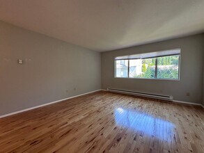 4620 NE Broadway in Portland, OR - Foto de edificio - Building Photo