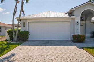 5507 SW 14th Pl in Cape Coral, FL - Building Photo - Building Photo