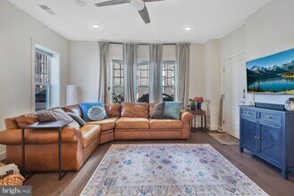 813 Rockwell Ave in Gaithersburg, MD - Building Photo - Building Photo