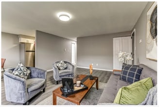 831 Cedar Ave in Bensalem, PA - Building Photo - Building Photo